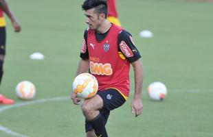 Levir Culpi dividiu o campo principal da Cidade do Galo em dois, mas o time titular no sofreu alteraes em relao ao jogo de sbado, contra o Mamor