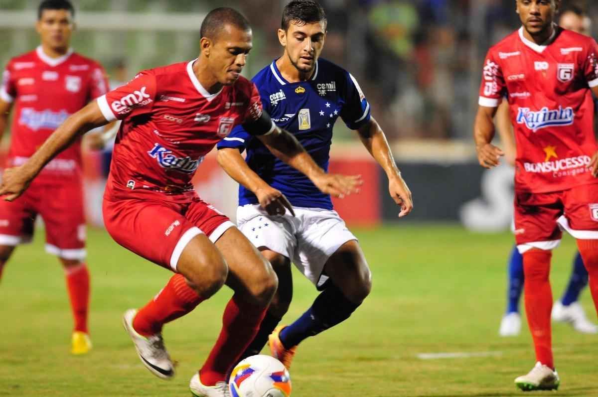 Arena do Calado, em Nova Serrana, recebeu duelo entre Bugre e Raposa, pela terceira rodada do Estadual