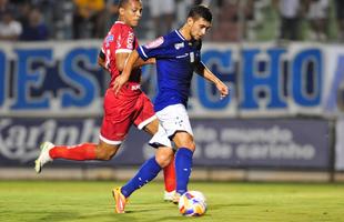 Arena do Calado, em Nova Serrana, recebeu duelo entre Bugre e Raposa, pela terceira rodada do Estadual