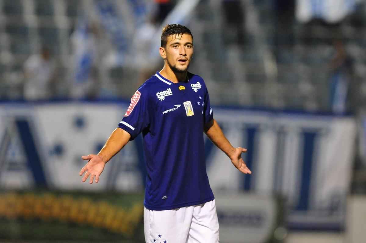 Arena do Calado, em Nova Serrana, recebeu duelo entre Bugre e Raposa, pela terceira rodada do Estadual