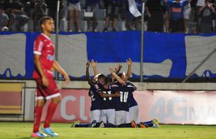 Arena do Calado, em Nova Serrana, recebeu duelo entre Bugre e Raposa, pela terceira rodada do Estadual