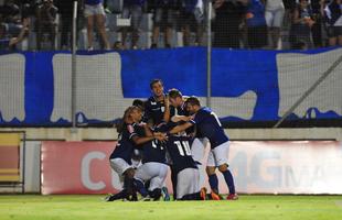 Arena do Calado, em Nova Serrana, recebeu duelo entre Bugre e Raposa, pela terceira rodada do Estadual