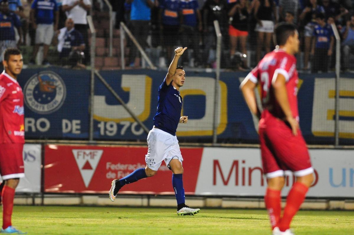 Arena do Calado, em Nova Serrana, recebeu duelo entre Bugre e Raposa, pela terceira rodada do Estadual