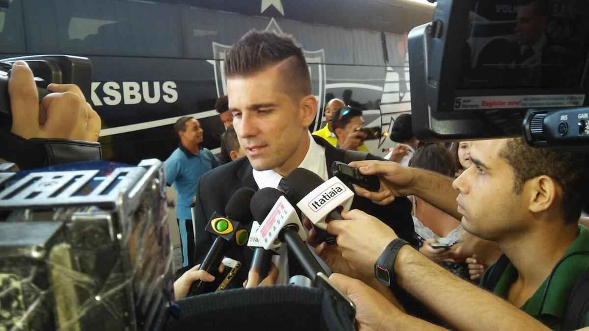 Embarque do Atltico para enfrentar o Colo Colo no Chile