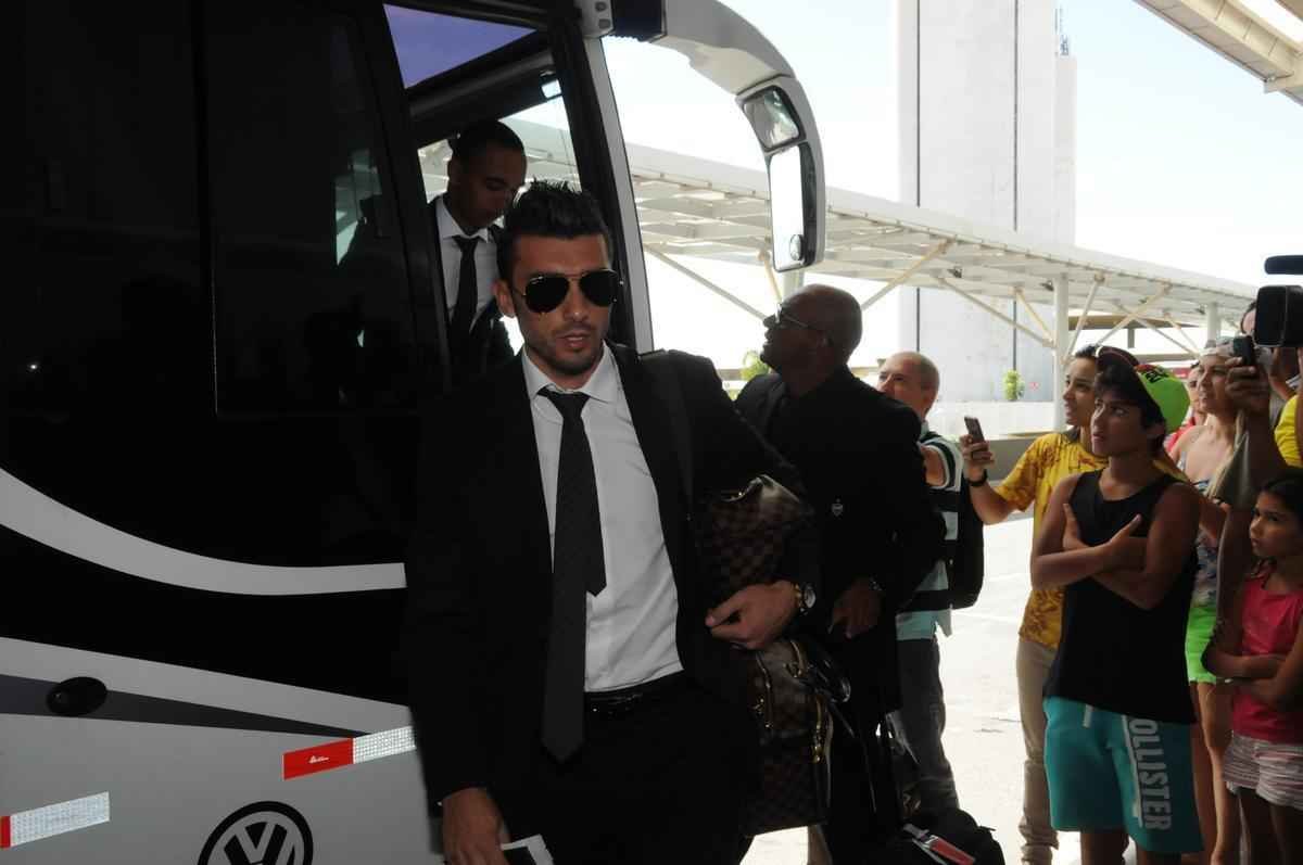 Embarque do Atltico para enfrentar o Colo Colo no Chile