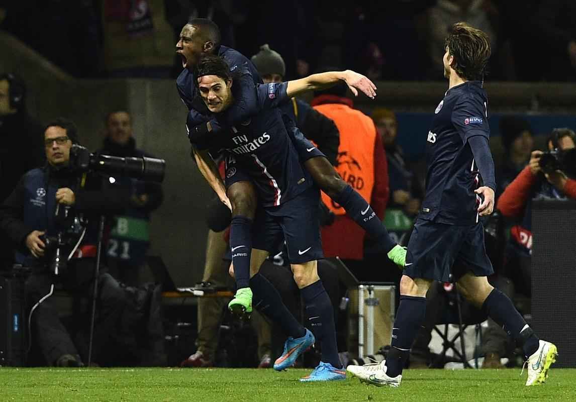 Empate por 1 a 1 no Parque dos Prncipes foi prestigiado por Ra, Beckham, Dunga, Michel Platini e Alex Ferguson