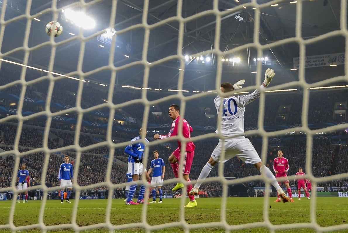 Real Madrid visitou o Schalke 04 em Gelsenkirchen, na Alemanha, no jogo de ida das oitavas de final