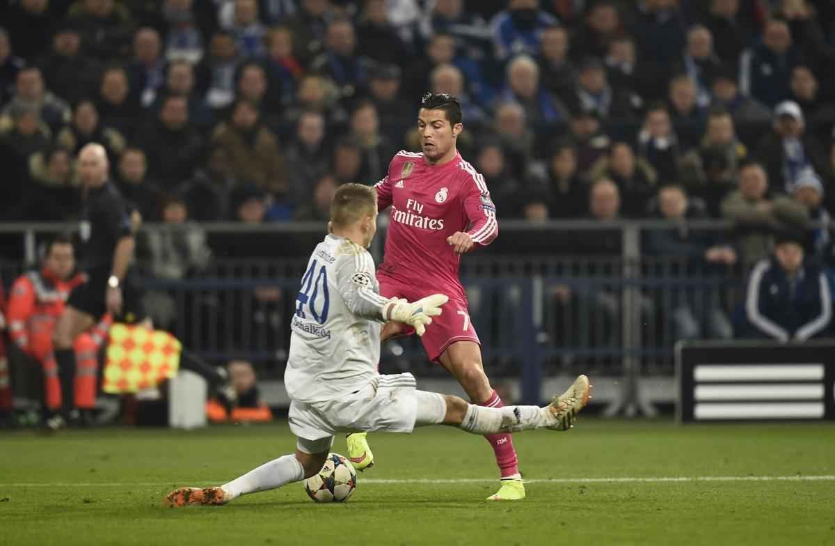 Real Madrid visitou o Schalke 04 em Gelsenkirchen, na Alemanha, no jogo de ida das oitavas de final