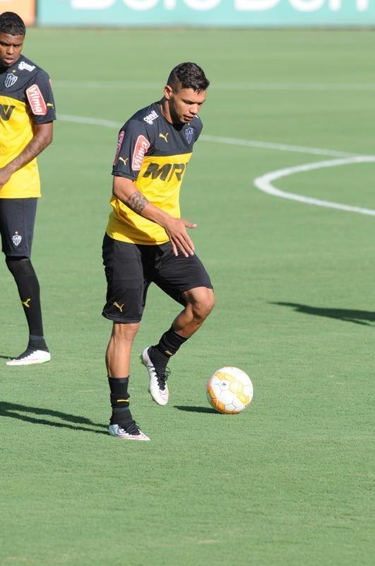 A formao do treinamento desta sexta-feira foi Victor; Carlos Csar, Tiago, Edcarlos e Emerson Conceio; Pierre, Josu, Crdenas e Carlos; Cesinha e Andr. Destaque para o atacante Andr, autor de dois gols