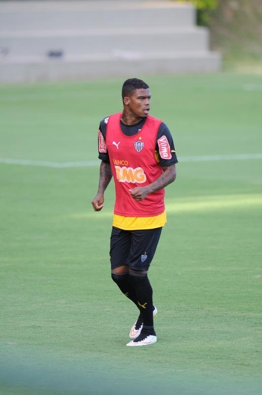 A formao do treinamento desta sexta-feira foi Victor; Carlos Csar, Tiago, Edcarlos e Emerson Conceio; Pierre, Josu, Crdenas e Carlos; Cesinha e Andr. Destaque para o atacante Andr, autor de dois gols