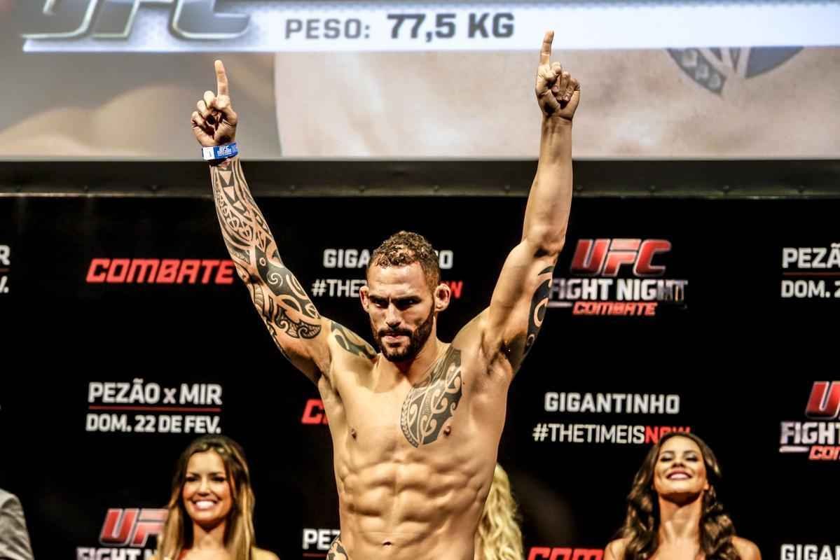 Pesagem do UFC em Porto Alegre - Santiago Ponzinibbio