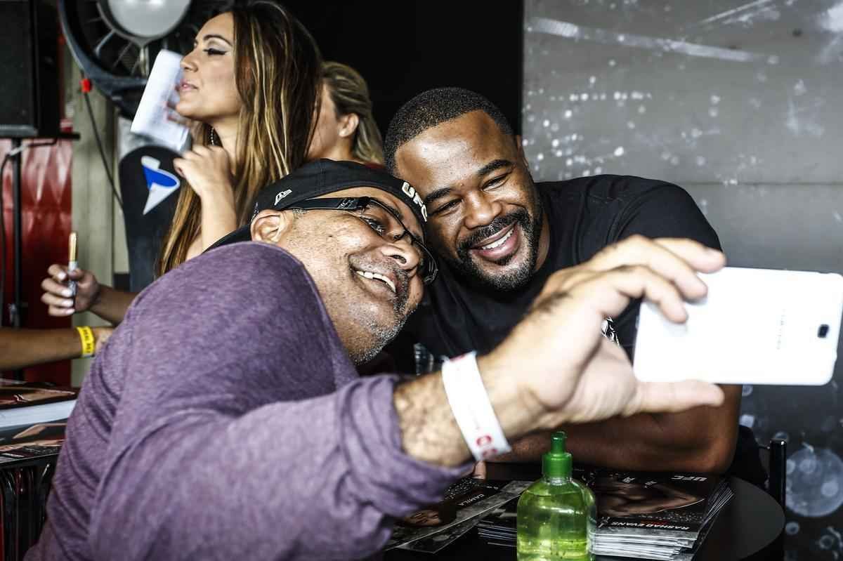 Fotos do evento realizado para os fs do UFC em Porto Alegre