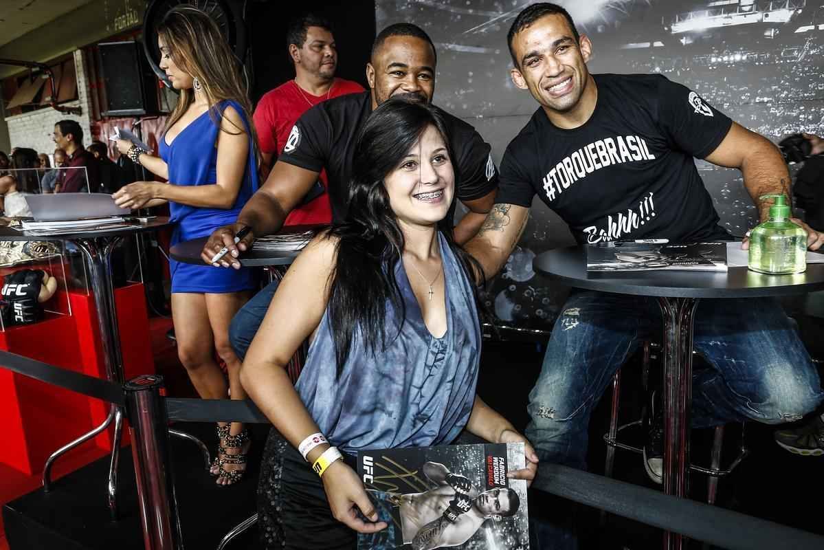 Fotos do evento realizado para os fs do UFC em Porto Alegre