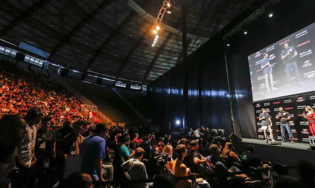 Fotos do evento realizado para os fs do UFC em Porto Alegre