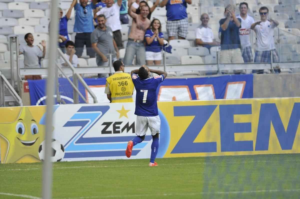 Imagens do confronto entre Cruzeiro e Boa, no Mineiro, pela quarta rodada do Campeonato Mineiro