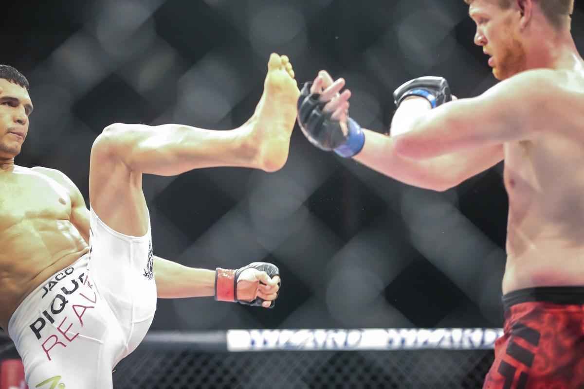 Fotos da derrota do mineiro Cezar Mutante em Porto Alegre