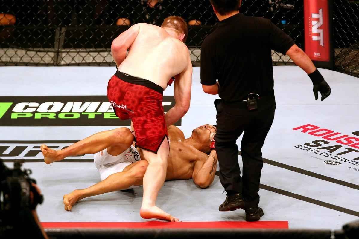 Fotos da derrota do mineiro Cezar Mutante em Porto Alegre