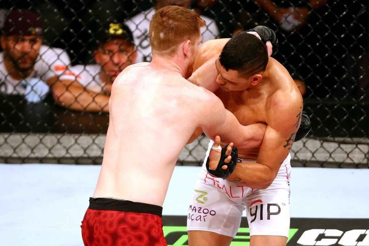 Fotos da derrota do mineiro Cezar Mutante em Porto Alegre