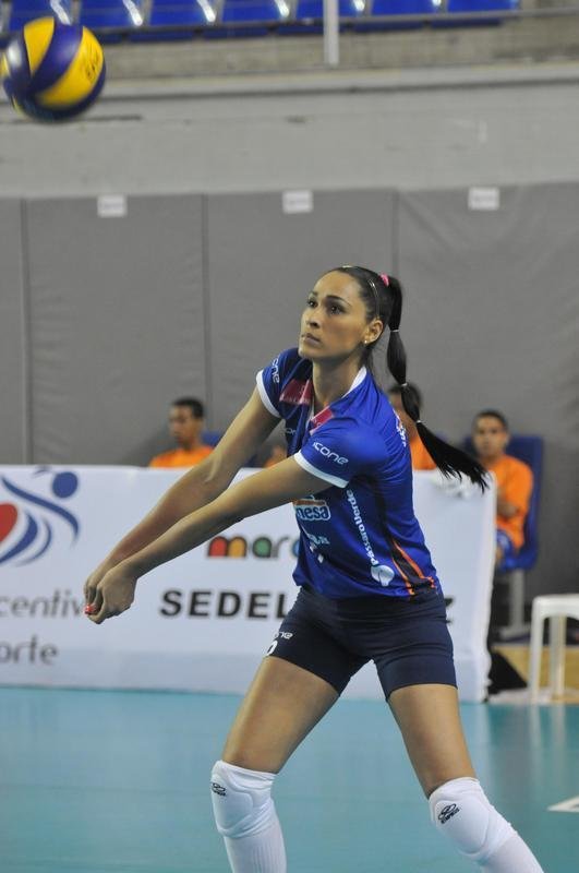 Jaqueline, jogadora do time do Minas