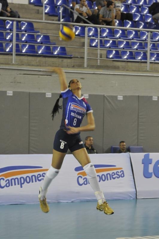 Jaqueline, jogadora do time do Minas