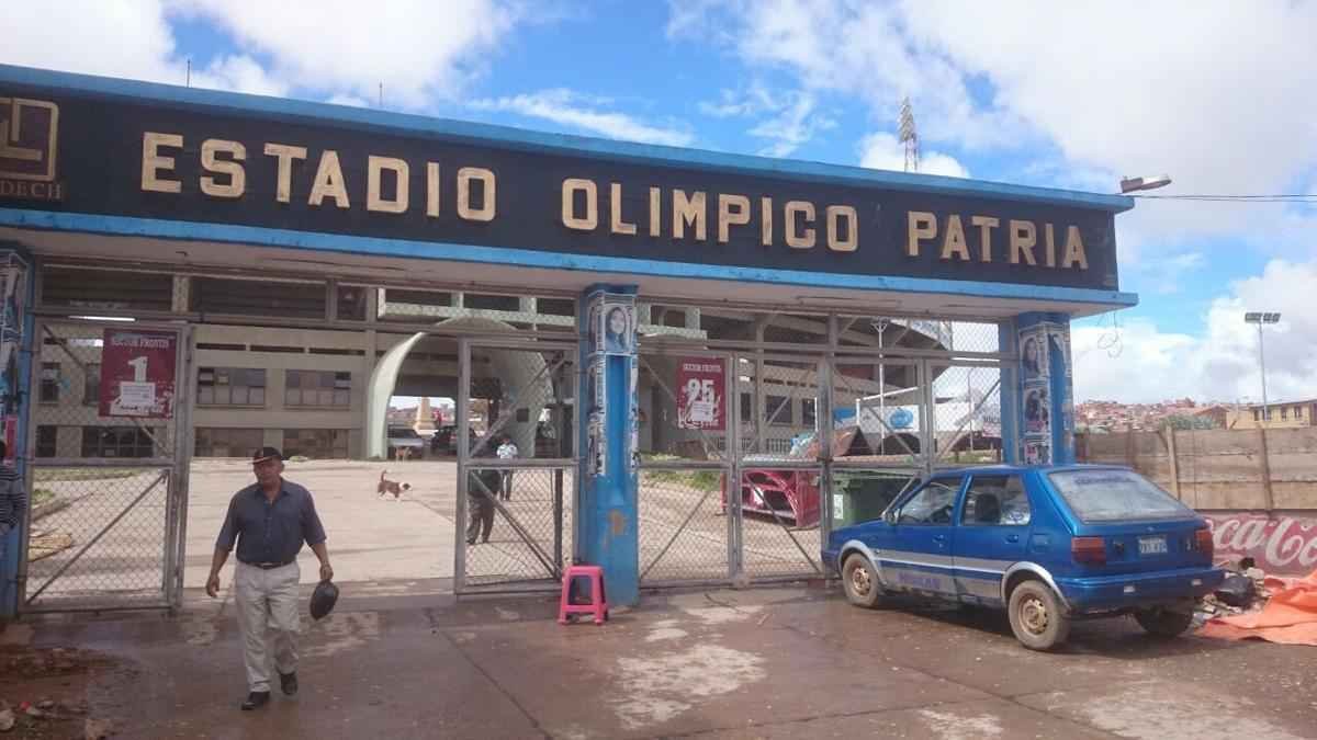 Por fora, estdio passa por reformas, mas nada que comprometa o conforto