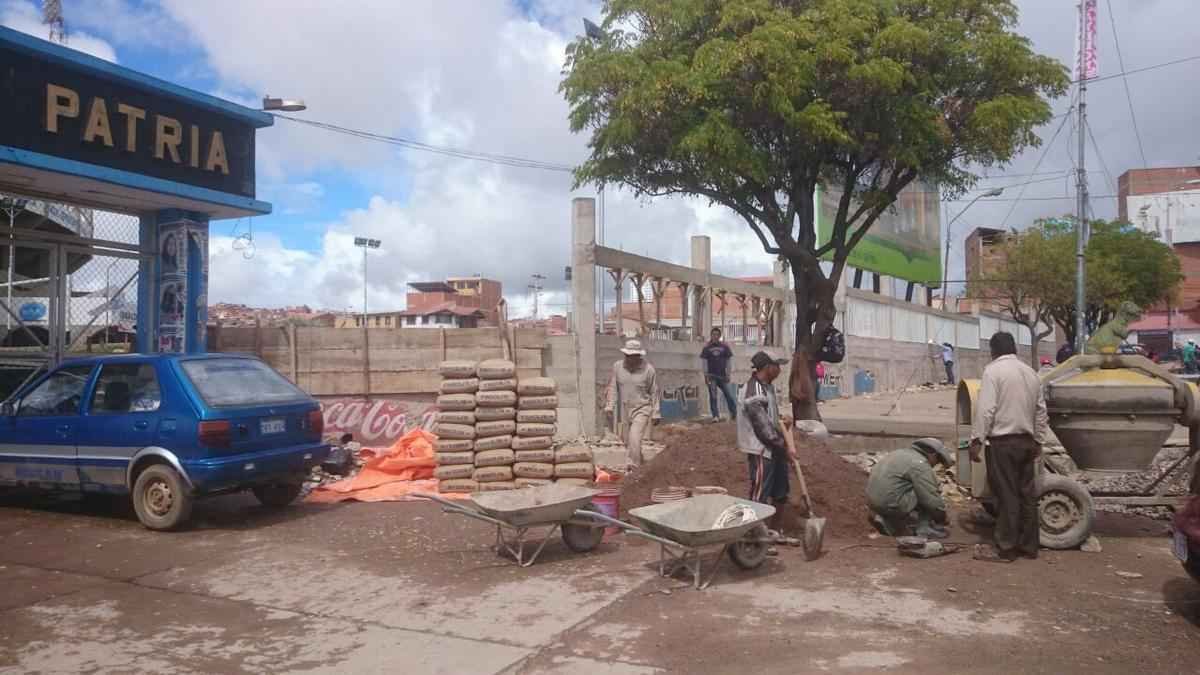 Por fora, estdio passa por reformas, mas nada que comprometa o conforto