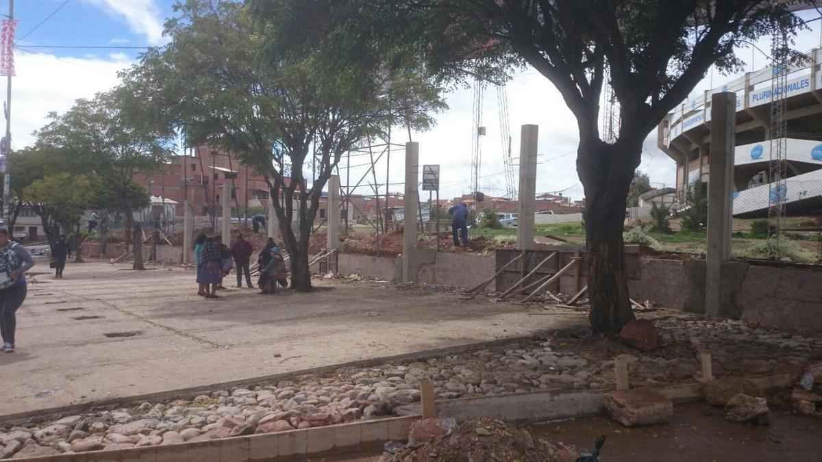 Por fora, estdio passa por reformas, mas nada que comprometa o conforto