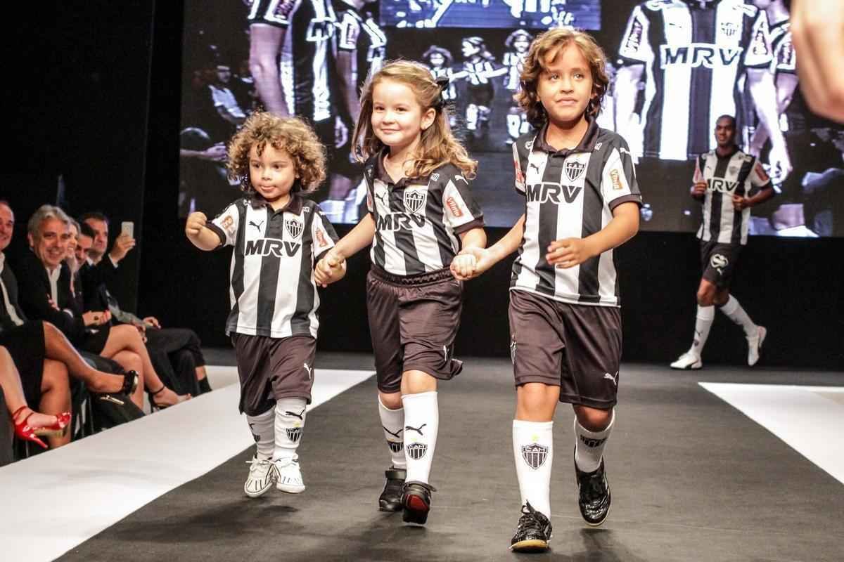 Fotos do novo uniforme do Atltico