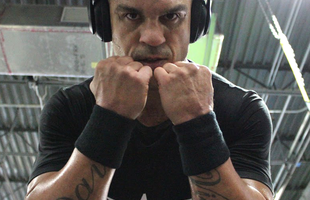Imagens da preparao de Vitor Belfort para disputa de cinturo dos mdios, contra Chris Weidman, no UFC 187