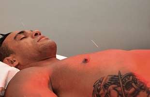 Imagens da preparao de Vitor Belfort para disputa de cinturo dos mdios, contra Chris Weidman, no UFC 187