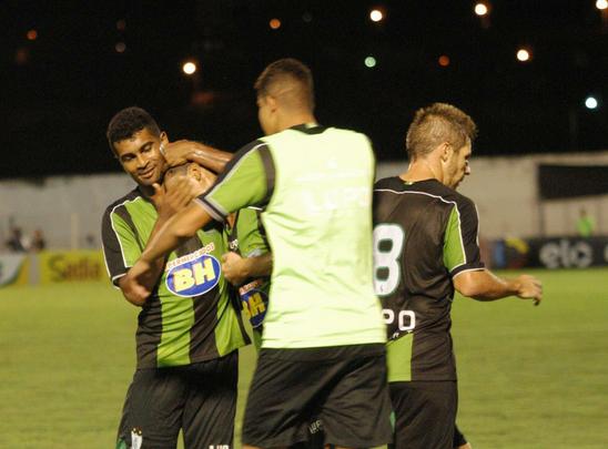 Fotos da partida entre Luzinia e Amrica, no interior de Gois, pela primeira fase da Copa do Brasil