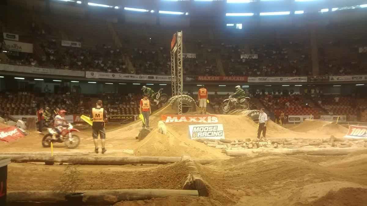 Imagens do percurso e dos treinos livres do Mundial de Superenduro, no Ginsio Mineirinho, em BH