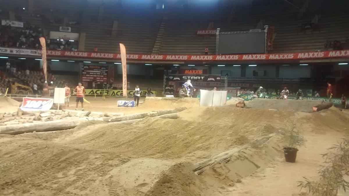 Imagens do percurso e dos treinos livres do Mundial de Superenduro, no Ginsio Mineirinho, em BH