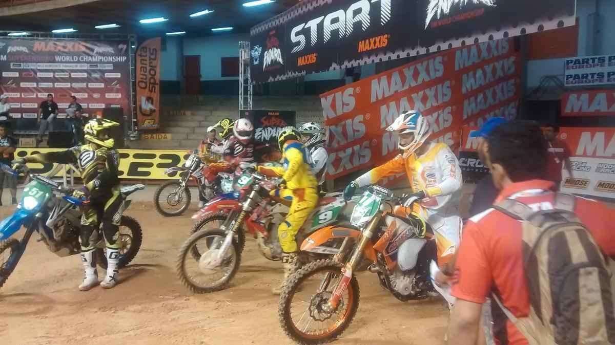 Imagens do percurso e dos treinos livres do Mundial de Superenduro, no Ginsio Mineirinho, em BH