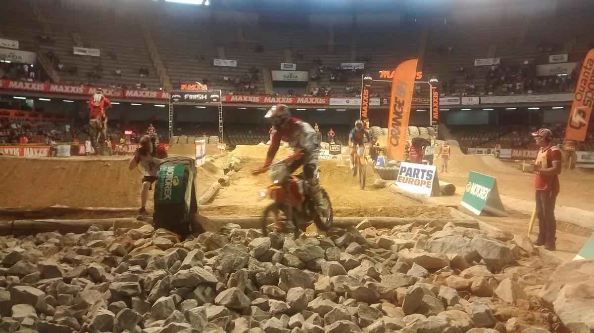 Imagens do percurso e dos treinos livres do Mundial de Superenduro, no Ginsio Mineirinho, em BH