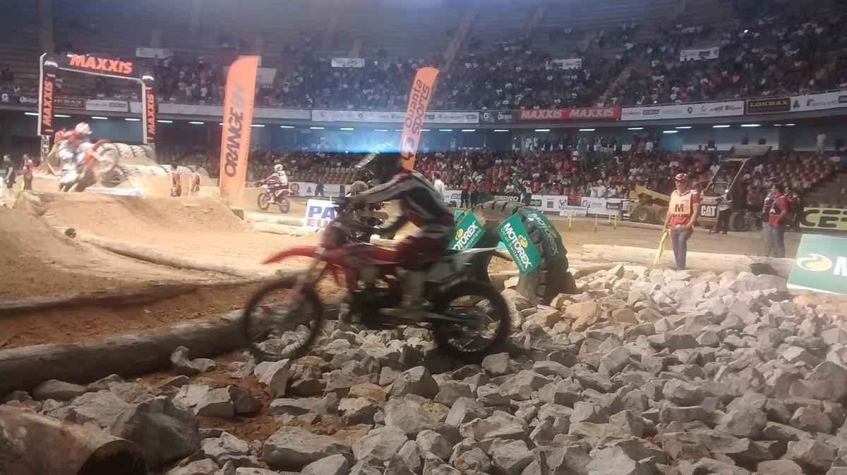 Imagens do percurso e dos treinos livres do Mundial de Superenduro, no Ginsio Mineirinho, em BH