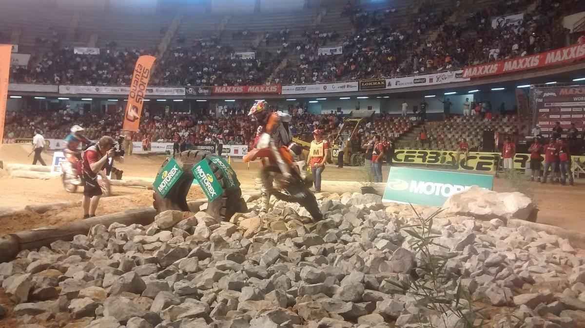 Imagens do percurso e dos treinos livres do Mundial de Superenduro, no Ginsio Mineirinho, em BH