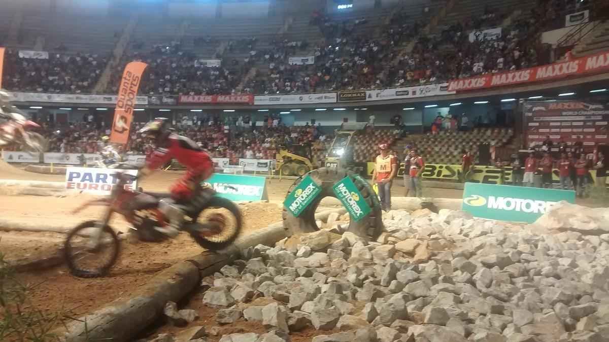 Imagens do percurso e dos treinos livres do Mundial de Superenduro, no Ginsio Mineirinho, em BH