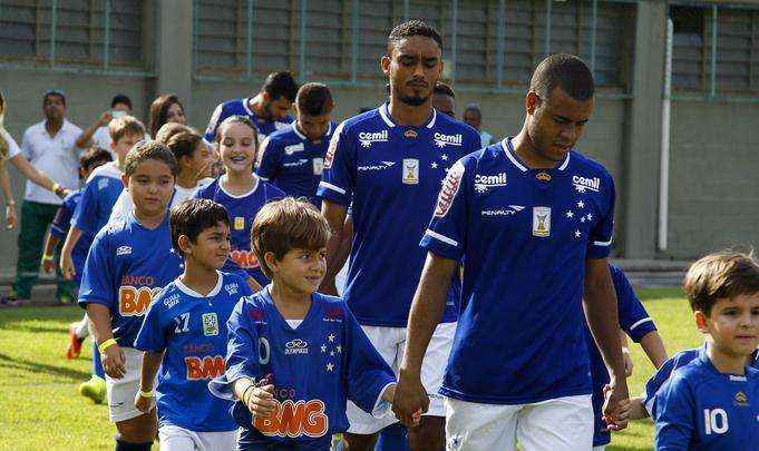 Fotos do jogo entre Tupi e Cruzeiro, em Juiz de Fora, pela quinta rodada do Campeonato Mineiro