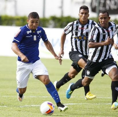 Fotos do jogo entre Tupi e Cruzeiro, em Juiz de Fora, pela quinta rodada do Campeonato Mineiro