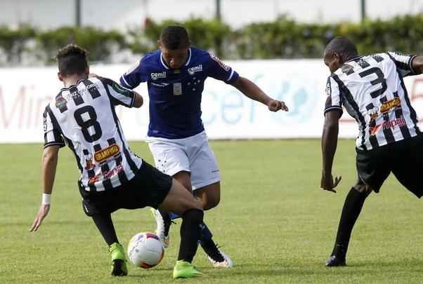 Fotos do jogo entre Tupi e Cruzeiro, em Juiz de Fora, pela quinta rodada do Campeonato Mineiro