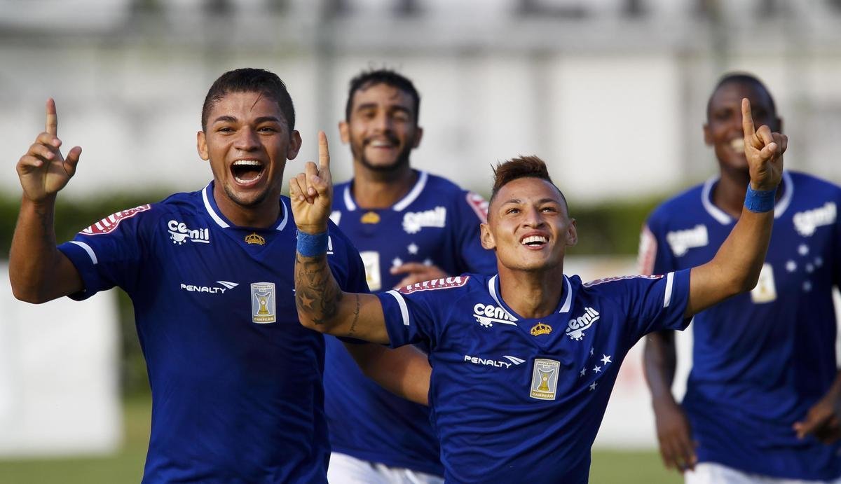 Fotos do jogo entre Tupi e Cruzeiro, em Juiz de Fora, pela quinta rodada do Campeonato Mineiro