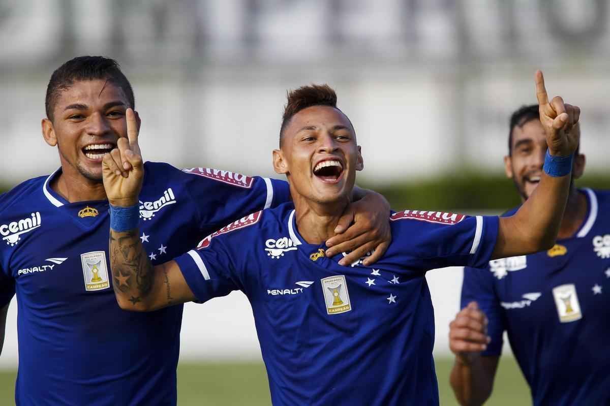 Fotos do jogo entre Tupi e Cruzeiro, em Juiz de Fora, pela quinta rodada do Campeonato Mineiro