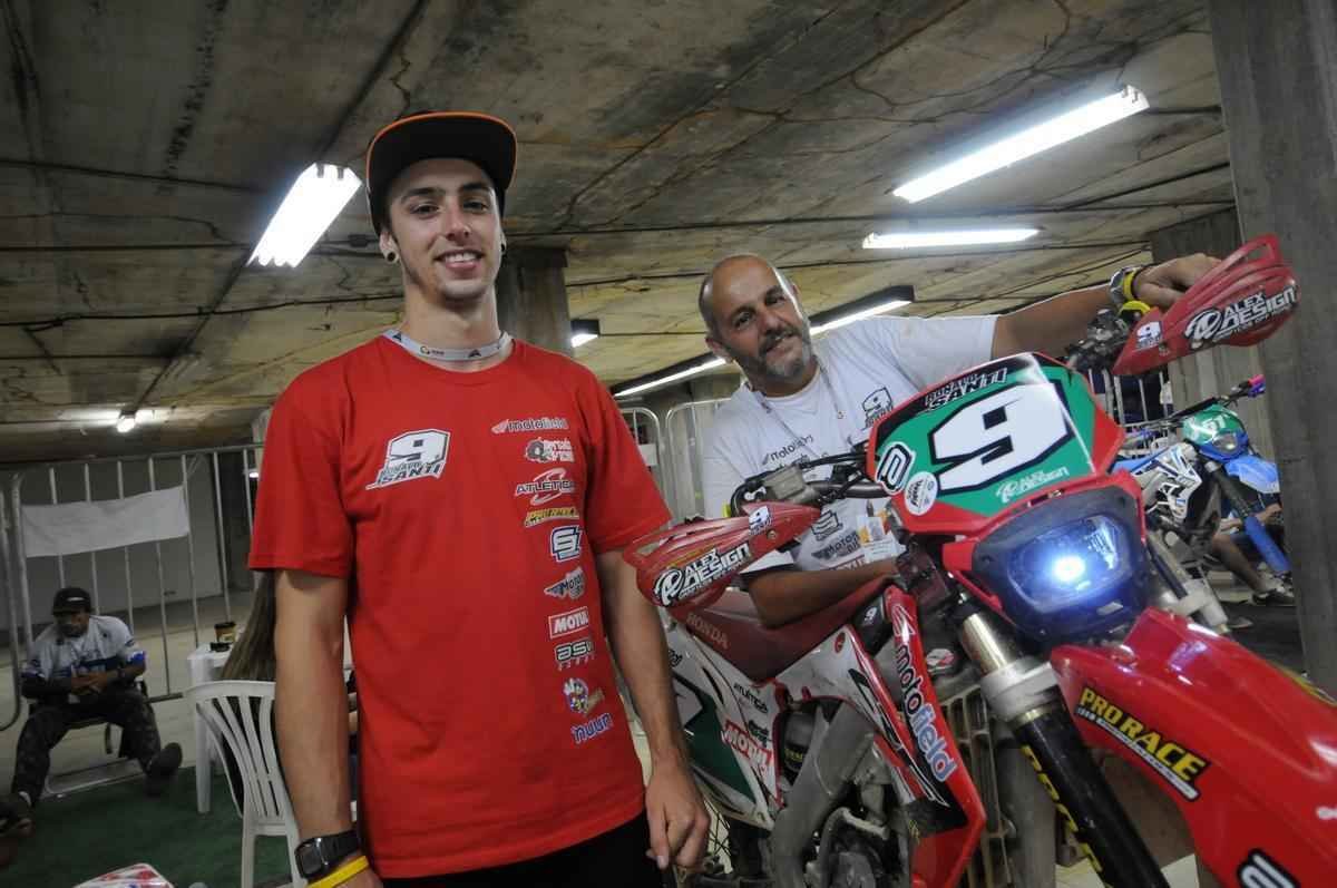 Ronald Santi e seu pai, Ronald Moura Santi