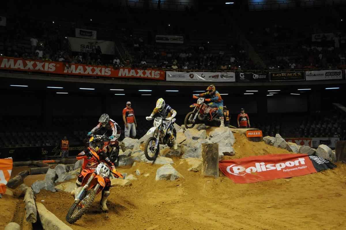 Imagens exclusivas da penltima etapa do Mundial de Superenduro, no Mineirinho, em BH