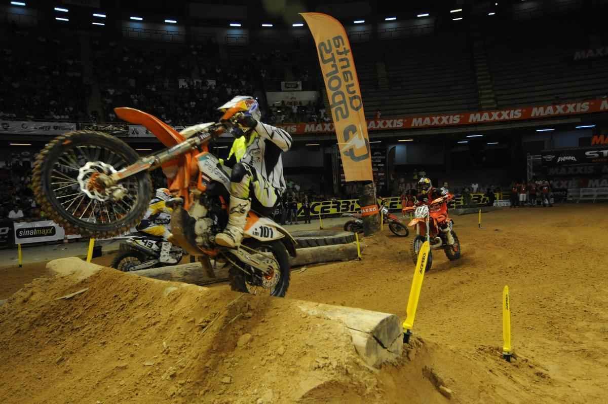 Imagens exclusivas da penltima etapa do Mundial de Superenduro, no Mineirinho, em BH