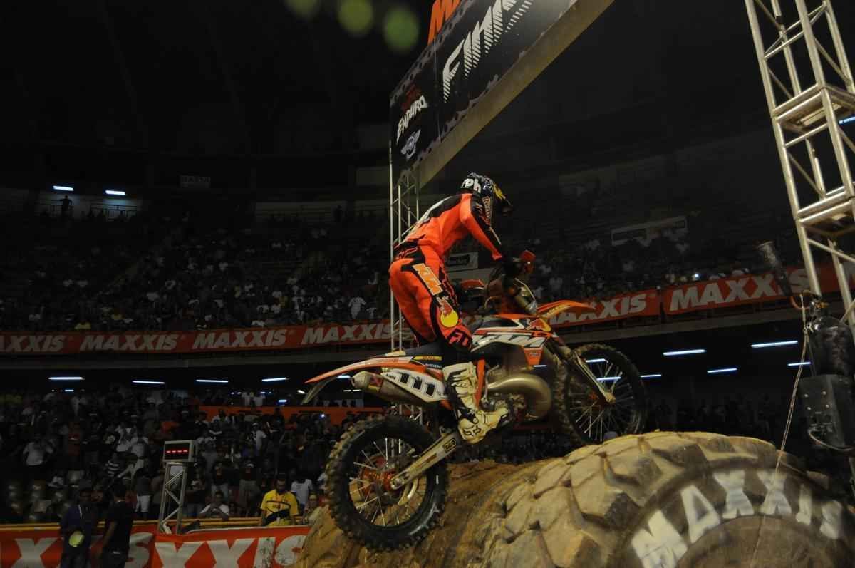 Imagens exclusivas da penltima etapa do Mundial de Superenduro, no Mineirinho, em BH