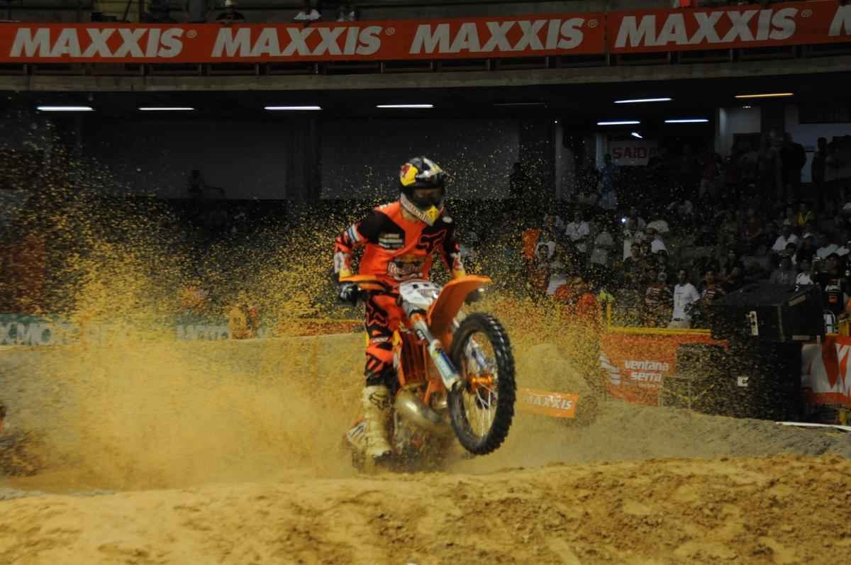 Imagens exclusivas da penltima etapa do Mundial de Superenduro, no Mineirinho, em BH
