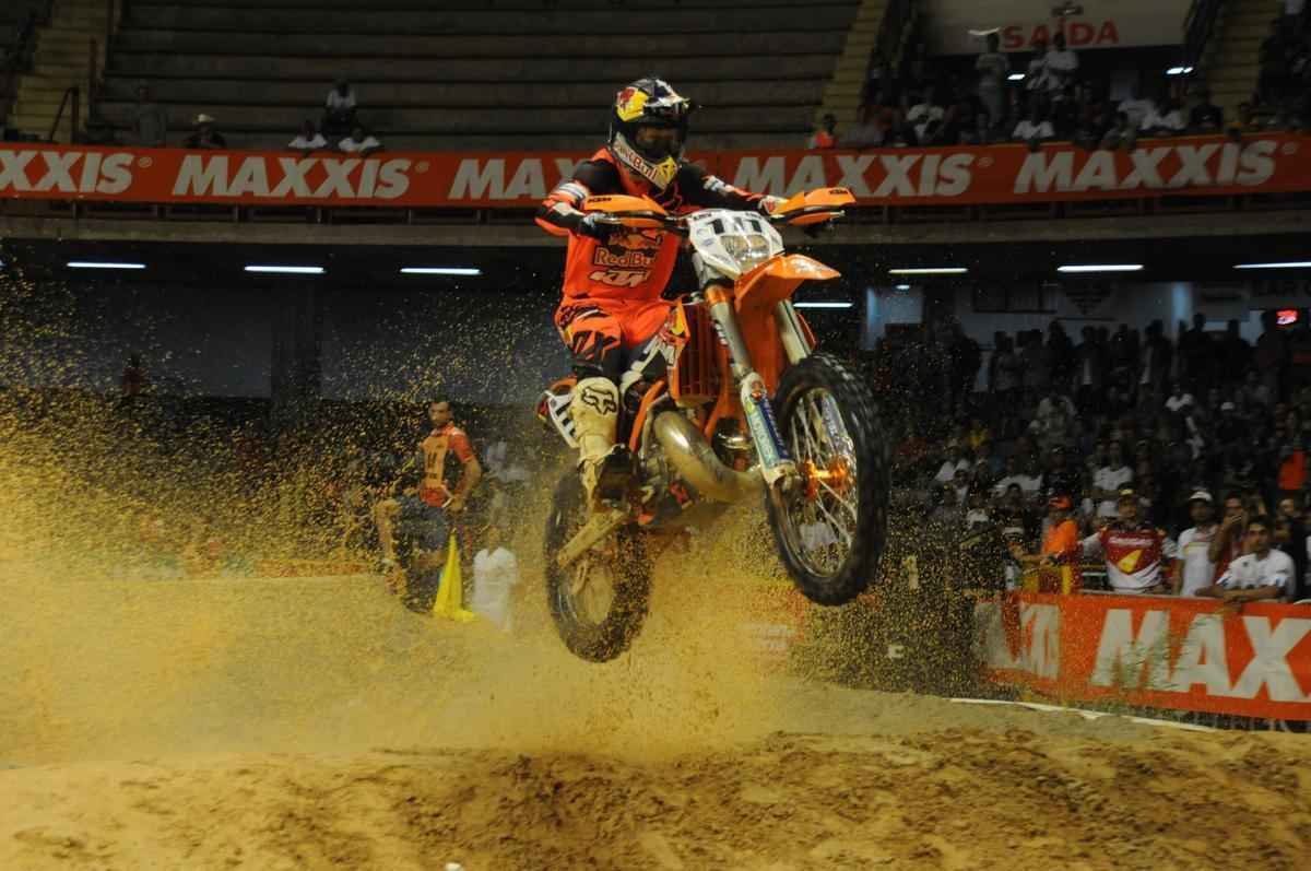 Imagens exclusivas da penltima etapa do Mundial de Superenduro, no Mineirinho, em BH