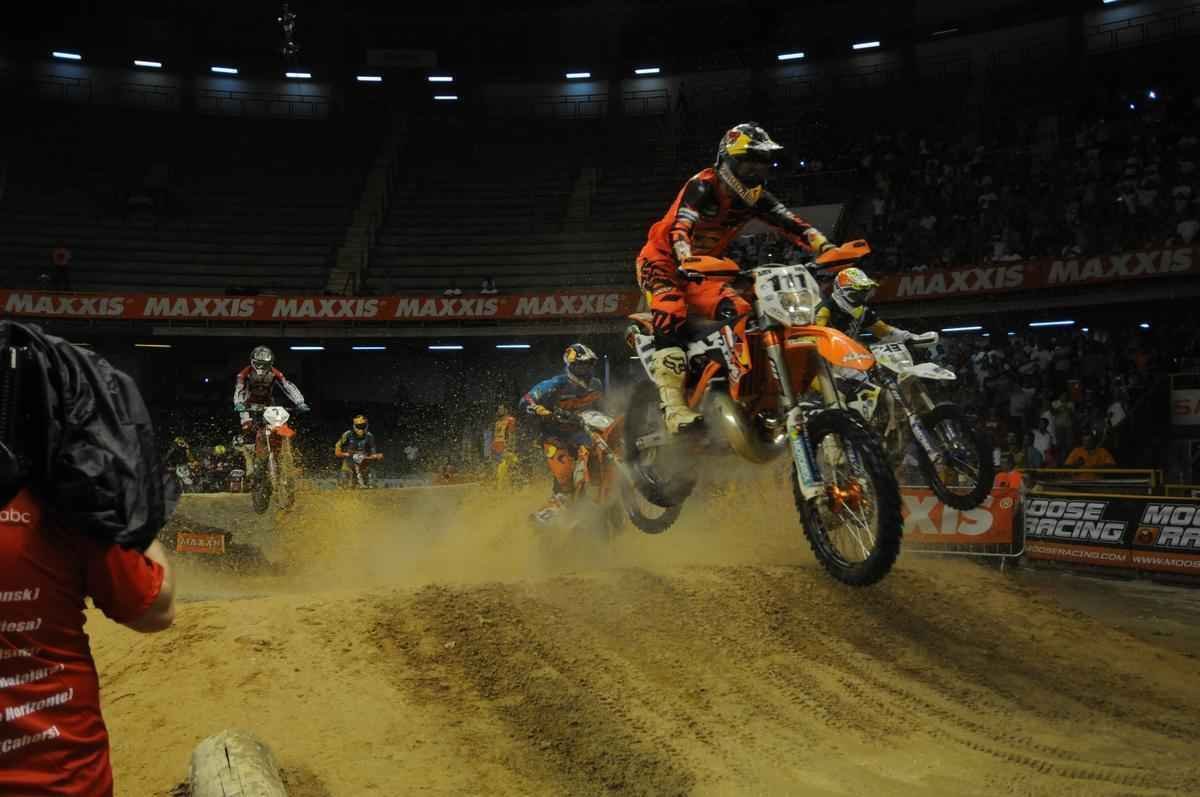 Imagens exclusivas da penltima etapa do Mundial de Superenduro, no Mineirinho, em BH